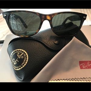 Ray-Ban Wayfarer Sunglasses